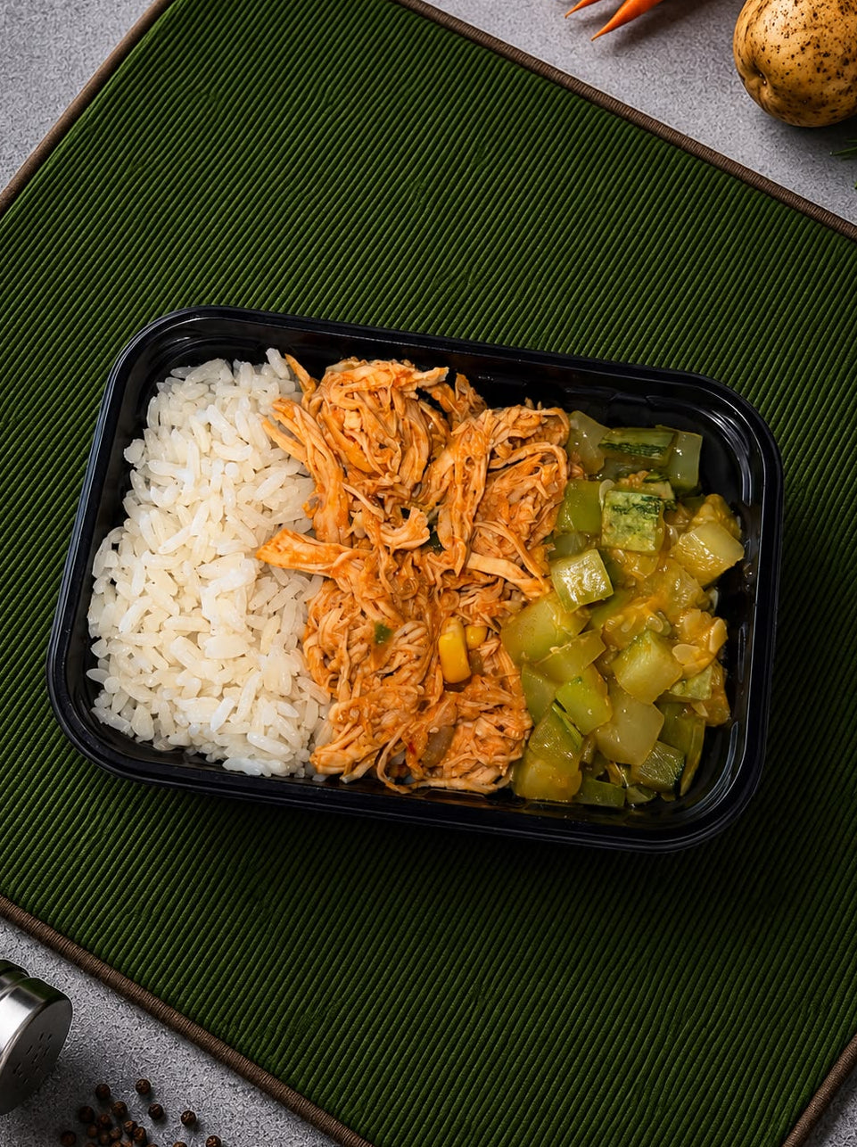 FRANGO DESFIADO COM ABOBRINHA 400G