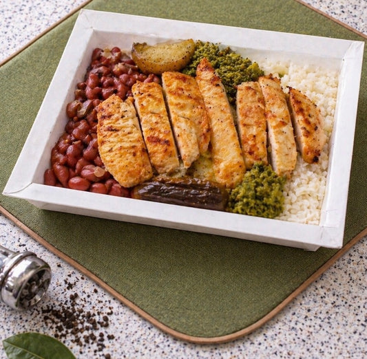 Frango com Arroz, Feijão e Legumes